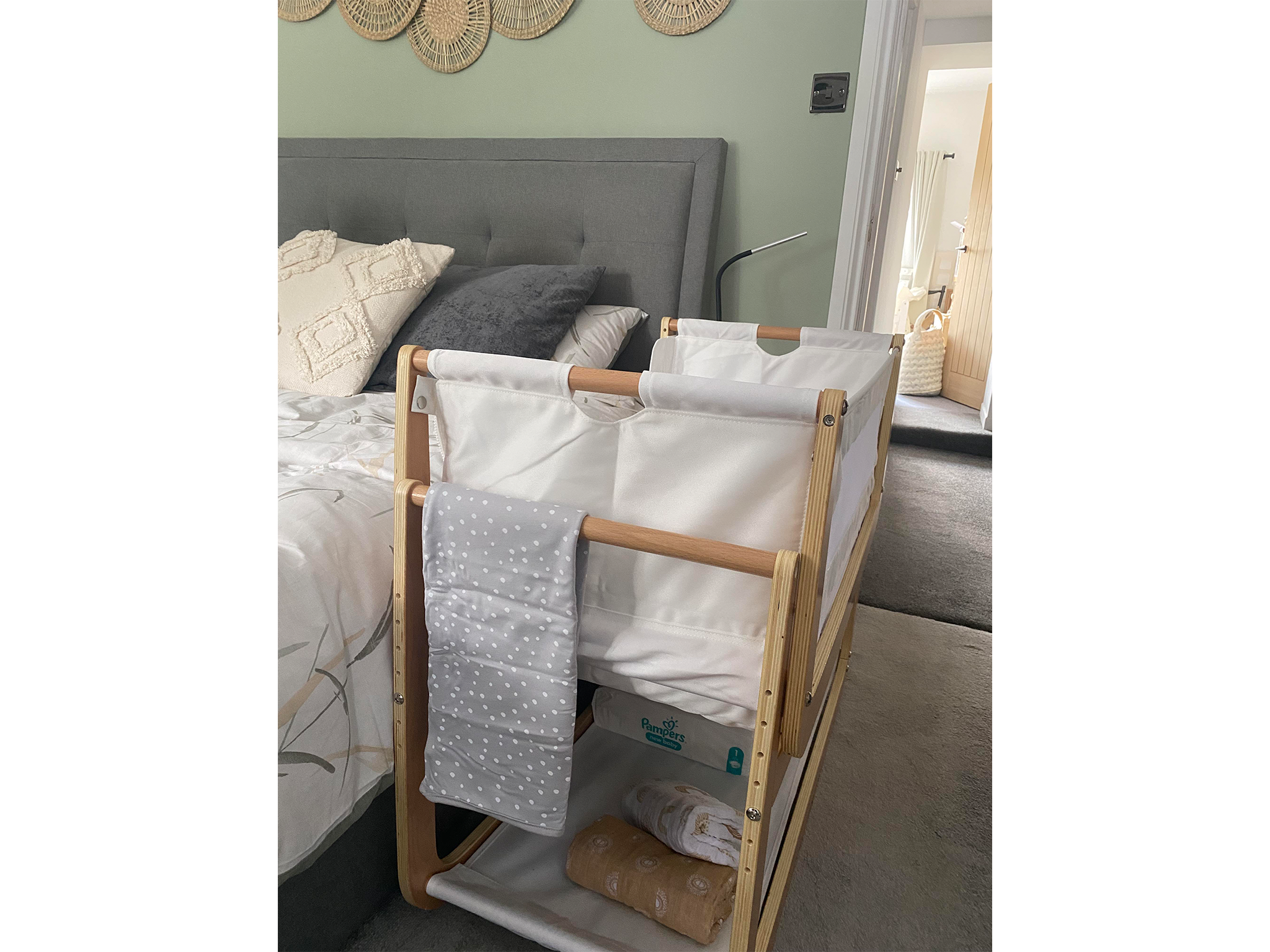 SnüzPod4 bedside crib review