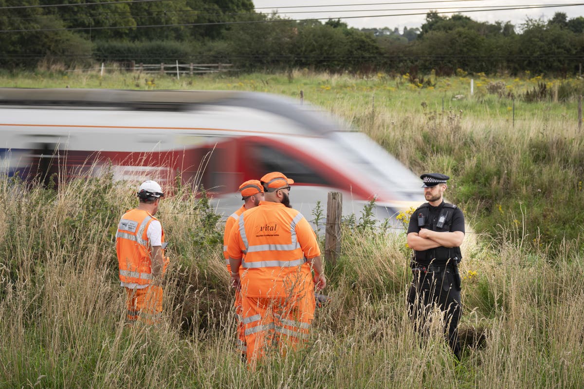 Police officer hit by train while trying to save distressed man in Balderton, Newark dies