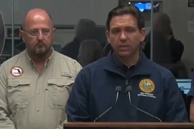 <p>Ron DeSantis’ press conference hit by power cut as Florida braces for Hurricane Idalia.</p>