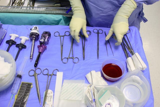 Patients treated by female surgeons ‘fare better’ according to a new study (PA)