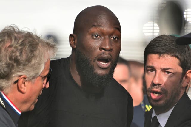 <p>Romelu Lukaku arrives in Rome to link up with Jose Mourinho and the Giallorossi</p>