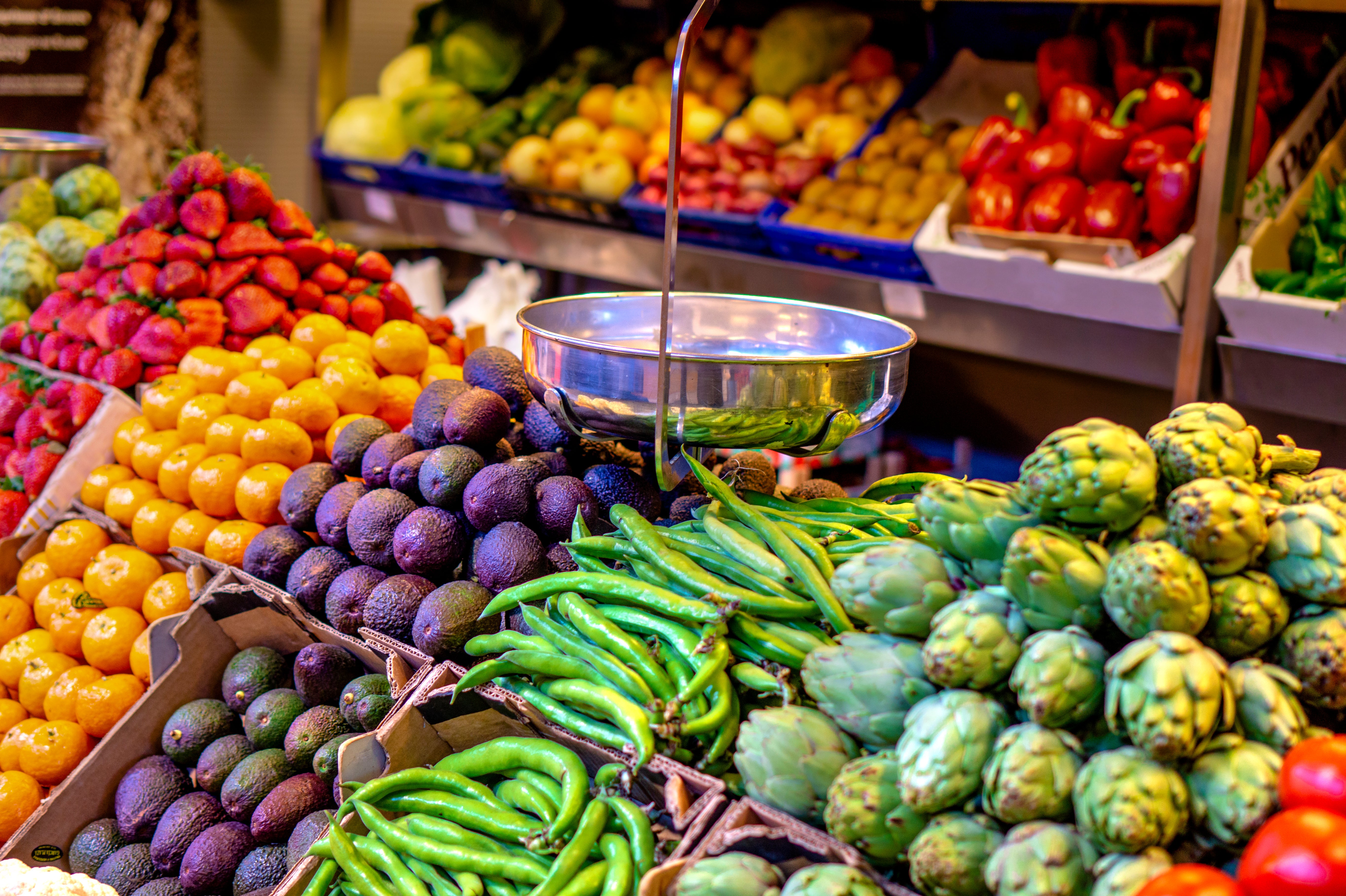 From colourful markets to traditional eateries, immerse yourself in the local food scene
