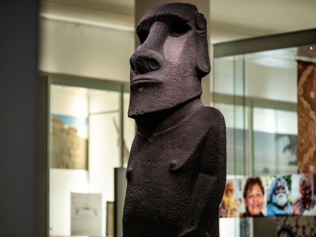 <p>Hoa Hakananai’a, a basalt Easter Island head, is displayed at the British Museum</p>