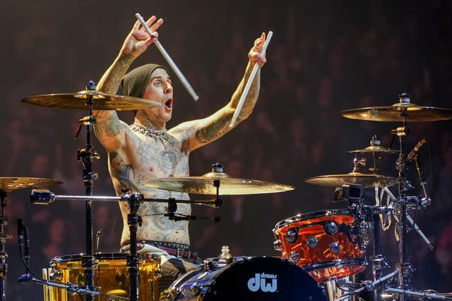 <p>Travis Barker criticised for playing drums while Kourtney Kardashian was in labour</p>