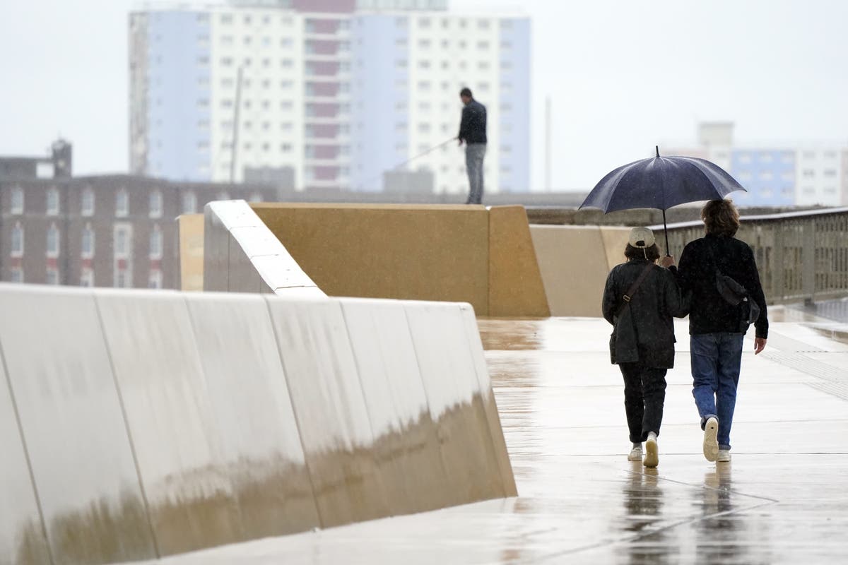 Warmer and wetter than average summer for UK, says Met Office
