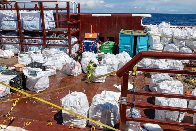 <p>Cleanup crews have pulled 25,000 pounds of rubbish from the Great Pacific Garbage Patch, the largest ever removal of its kind.</p>