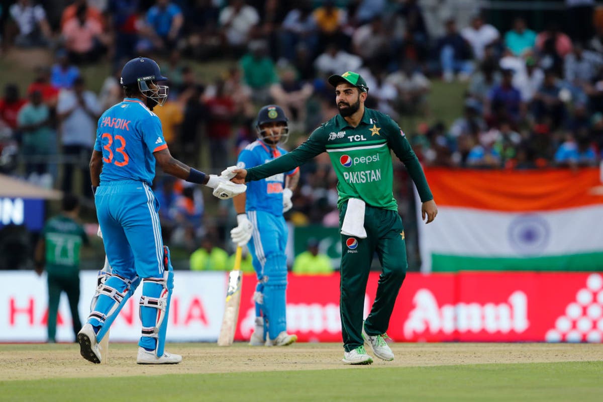 Pakistan vs India LIVE: Asia Cup cricket updates today | The Independent