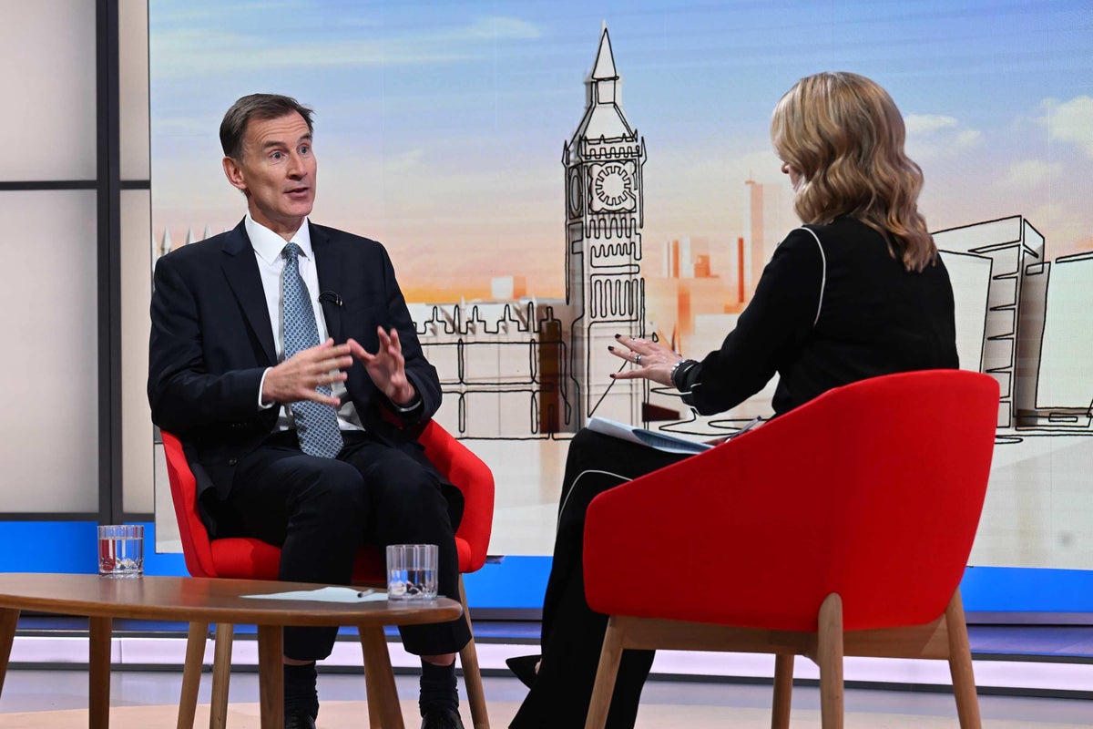 Hunt: we may see inflation blip in September
