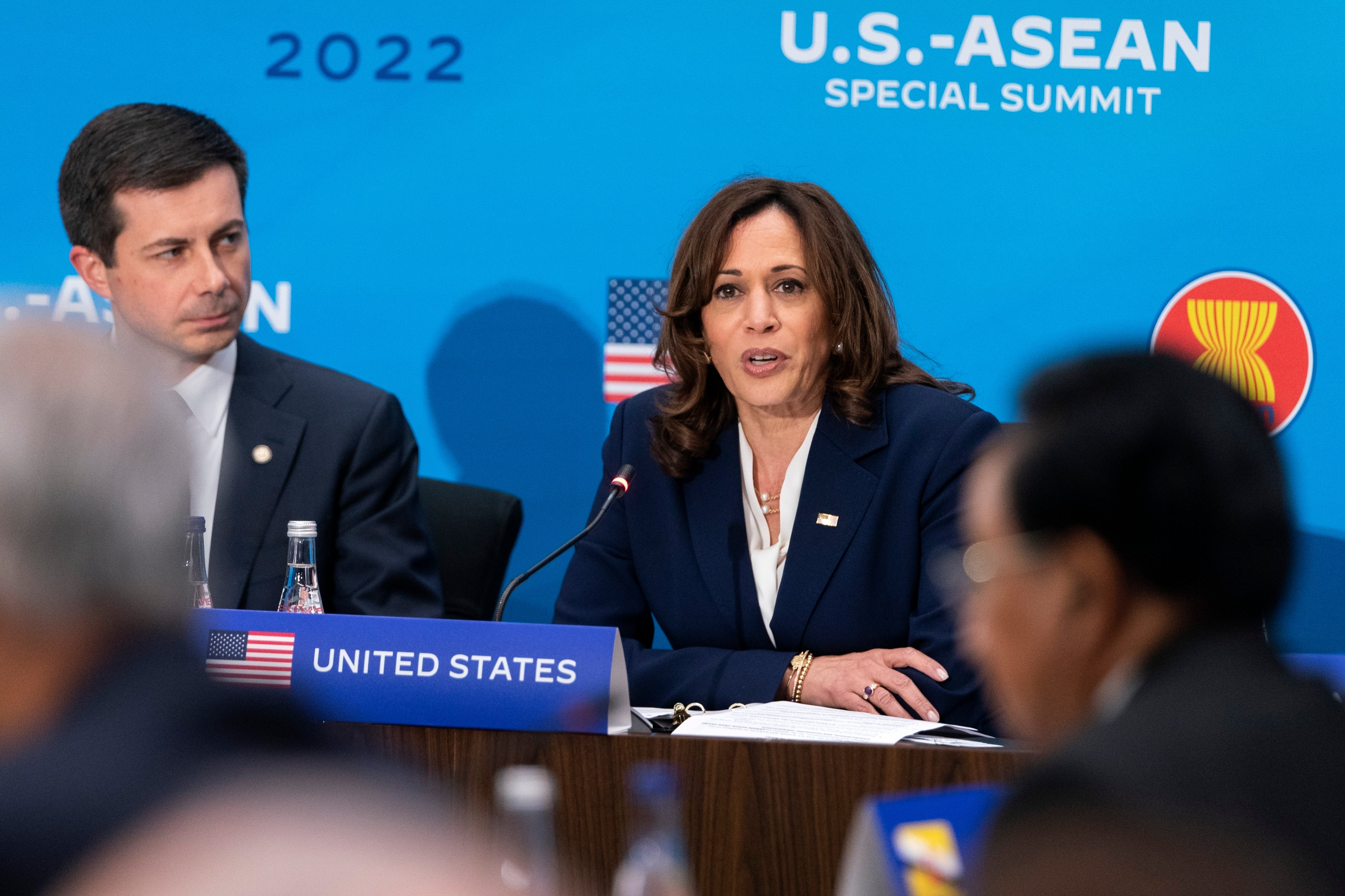 Vice President Kamala Harris To Face Doubts And Dysfunction At ...