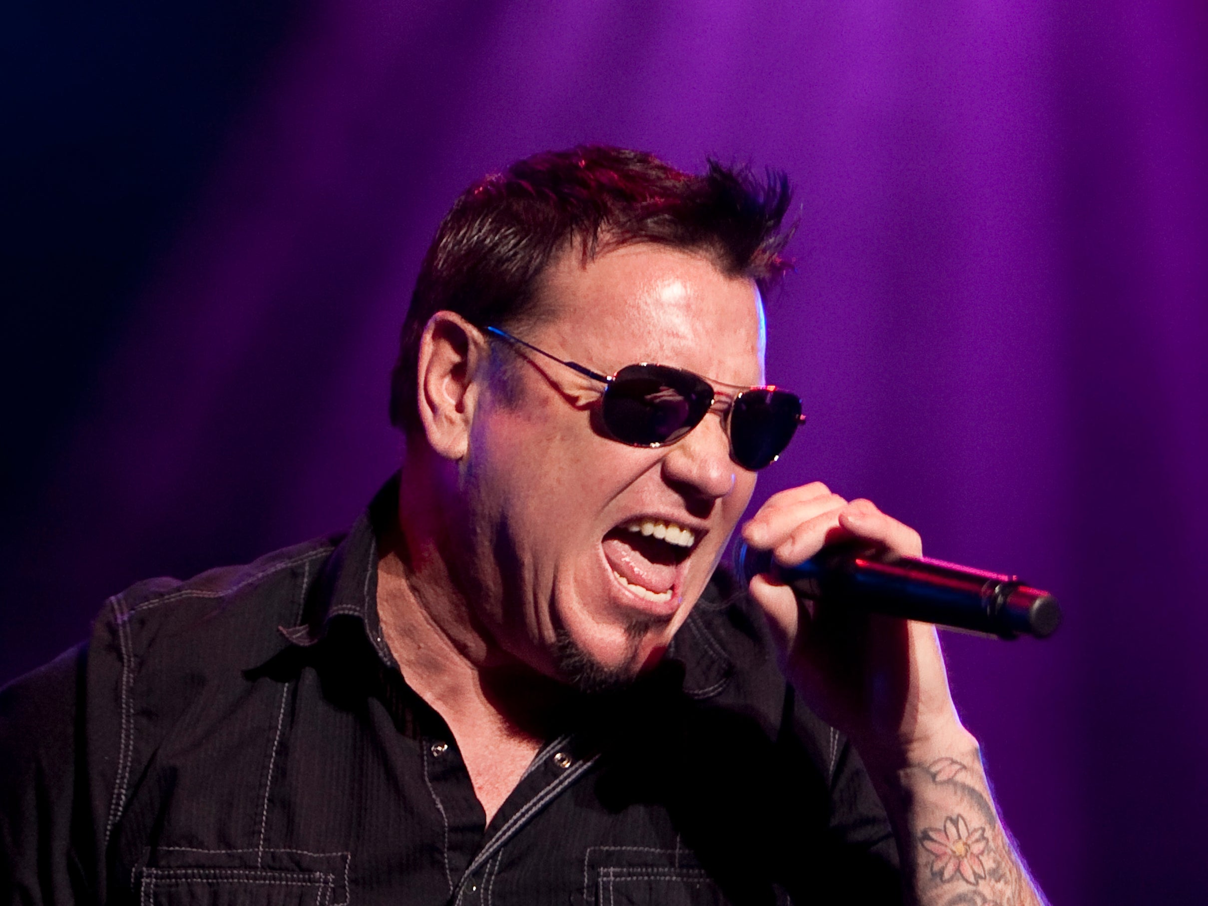 Steve Harwell: The Smash Mouth frontman known for 'All Star' and 'Walkin'  on the Sun' | The Independent