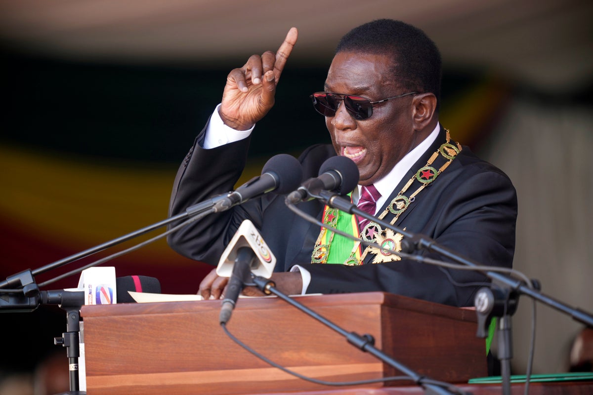 US unveils new sanctions against Zimbabwe leader and close aides