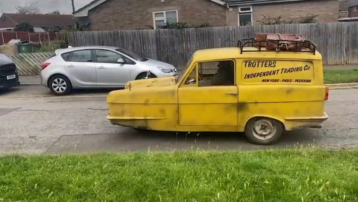 Only Fools and Horses superfan has Del Boy’s iconic three-wheeled car at funeral