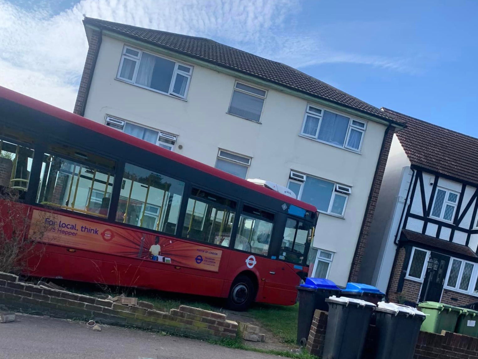 An eyewitness took a picture of the accident in Erith
