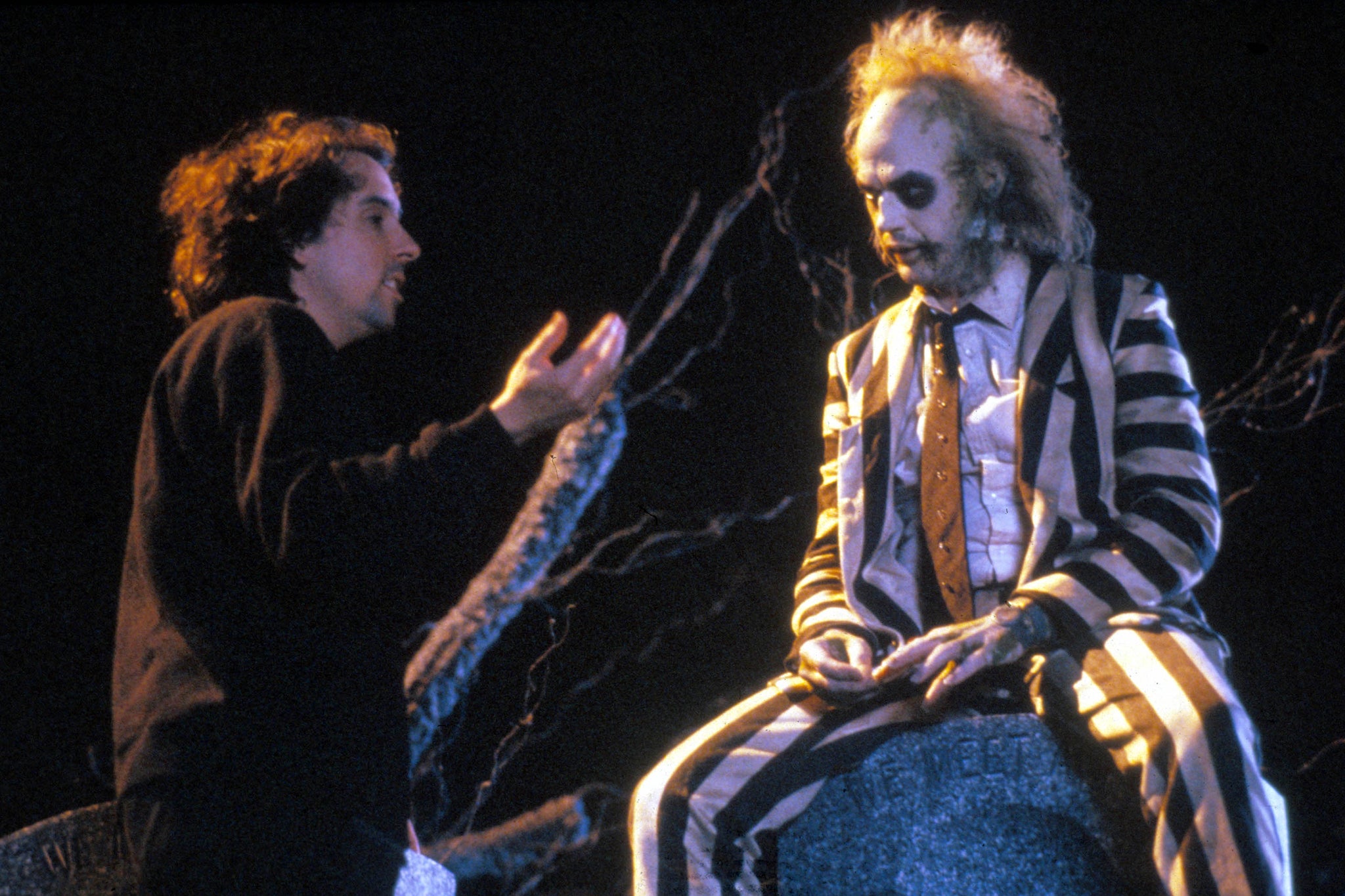 Tim Burton directing Michael Keaton on the set of the original ‘Beetlejuice’ in 1988