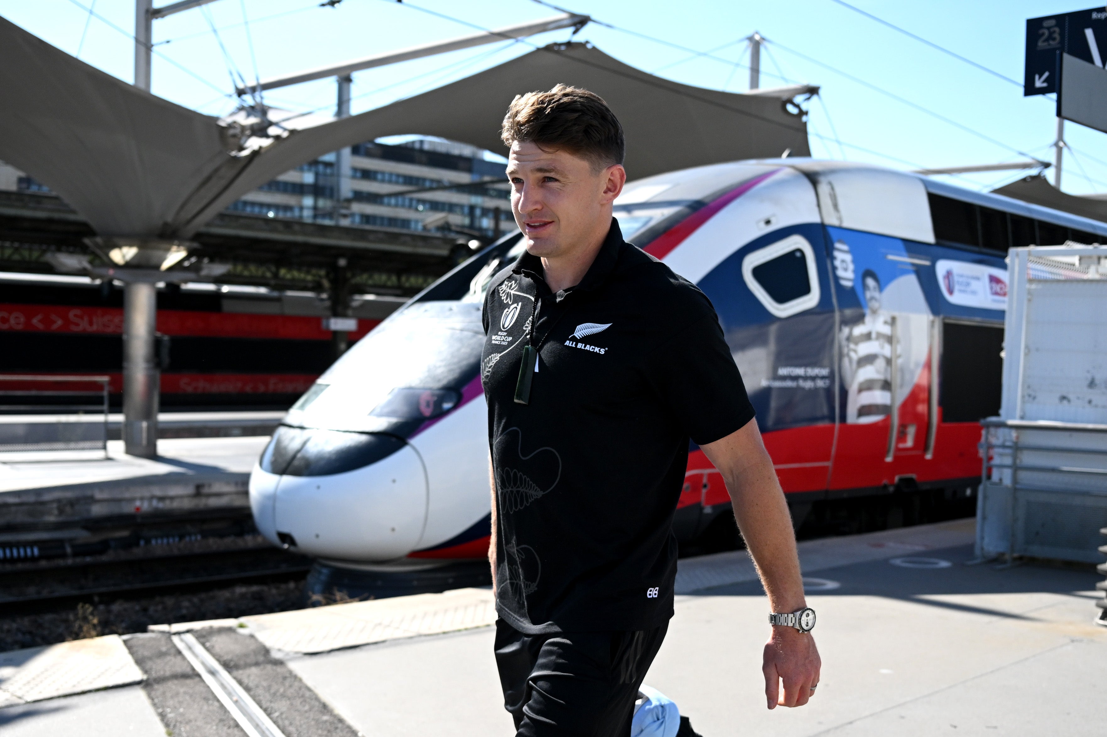 Beauden Barrett of the All Blacks arrives at Gare de Lyon station