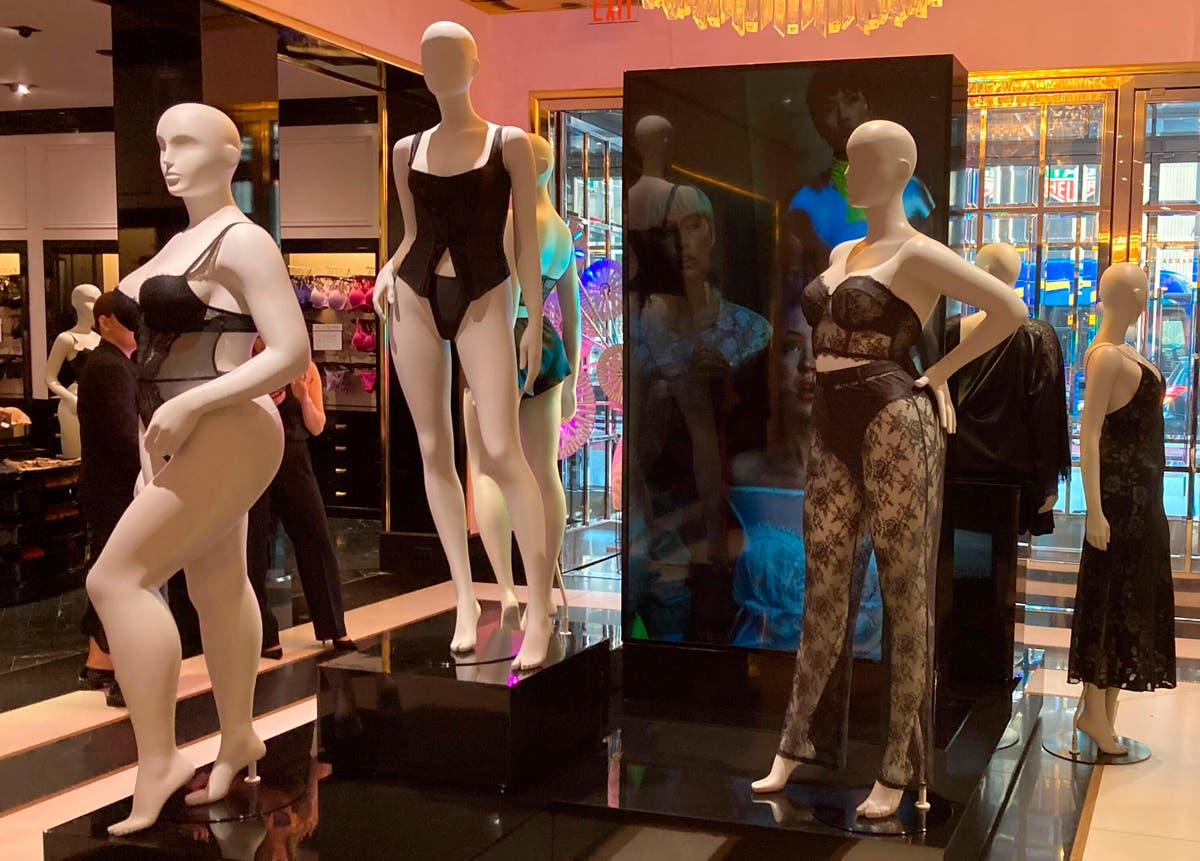 Victorias Secret Overhauls Its Racy Fashion Catwalk In Its Latest Moves To Be More Inclusive 2878