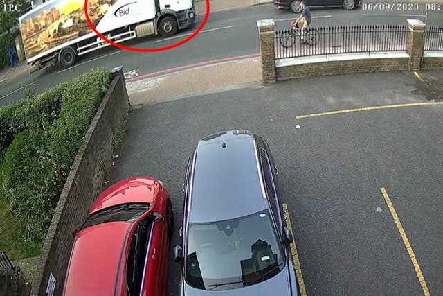 <p>CCTV of lorry used by Daniel Khalife to escape Wandsworth prison seen on London road</p>