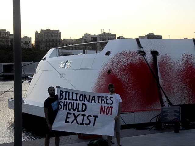 <p>Climate change activistis spray red paint on superyacht belonging to Walmart heiress worth nearly $10bn  </p>