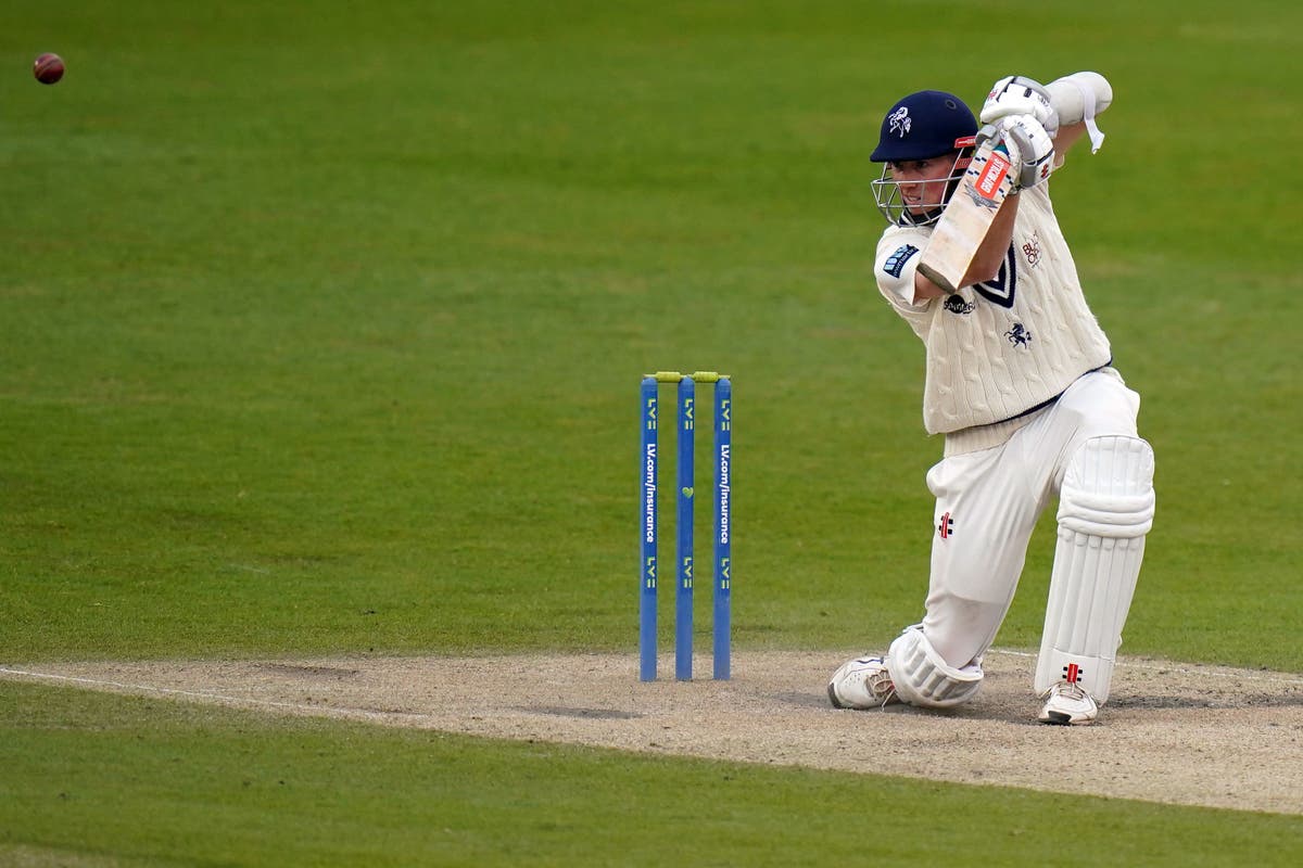Zak Crawley puts Kent in command as Lancashire dominate Middlesex