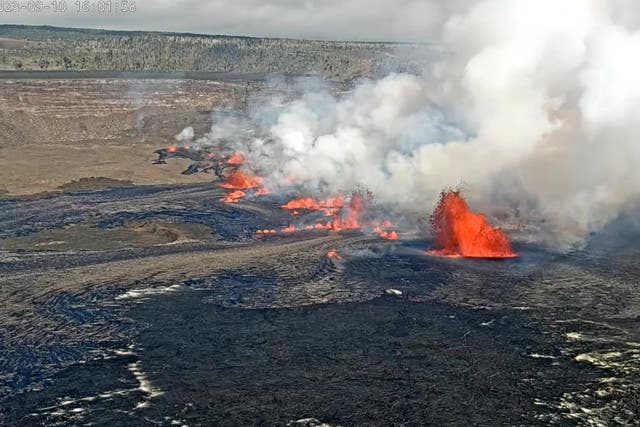 <p>Hawaii Volcano Erupts</p>