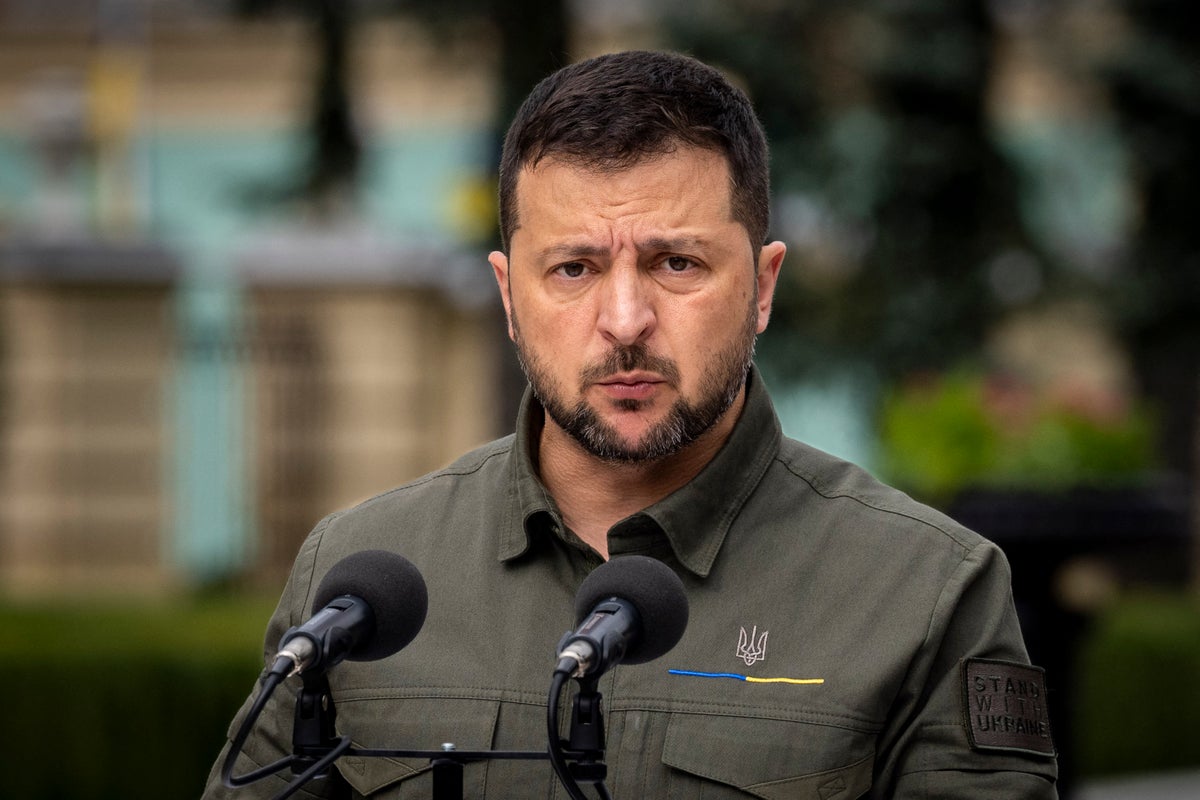 Ukraine-Russia war – live: Zelensky says Kyiv could be on brink of big breakthrough: ‘They will run’