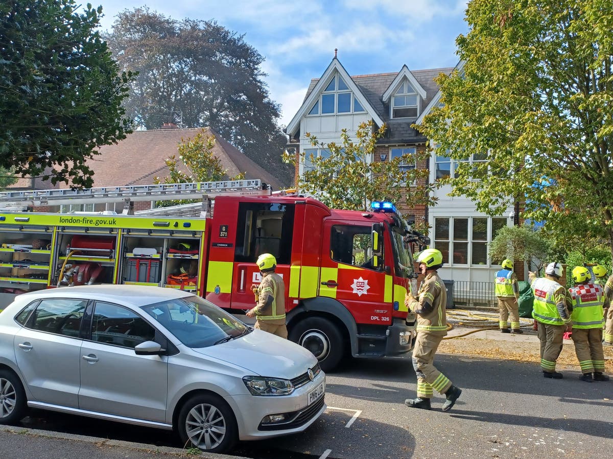 Firefighters tackle blaze at Lisa Armstrong and Ant McPartlin&rsquo;s former Chiswick home 