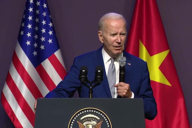 <p>Joe Biden’s staff cut off president mid-speech in Vietnam</p>
