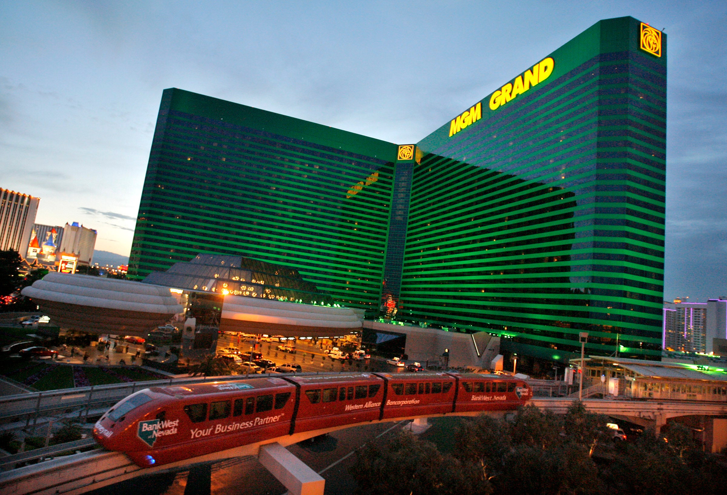FBI investigates cybersecurity issue at MGM Resorts while casinos and
