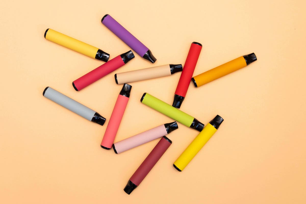 Government poised to ban disposable vapes