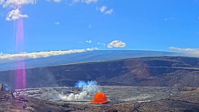 <p>Moment Kilauea lava bursts through volcano’s crater captured on camera.</p>