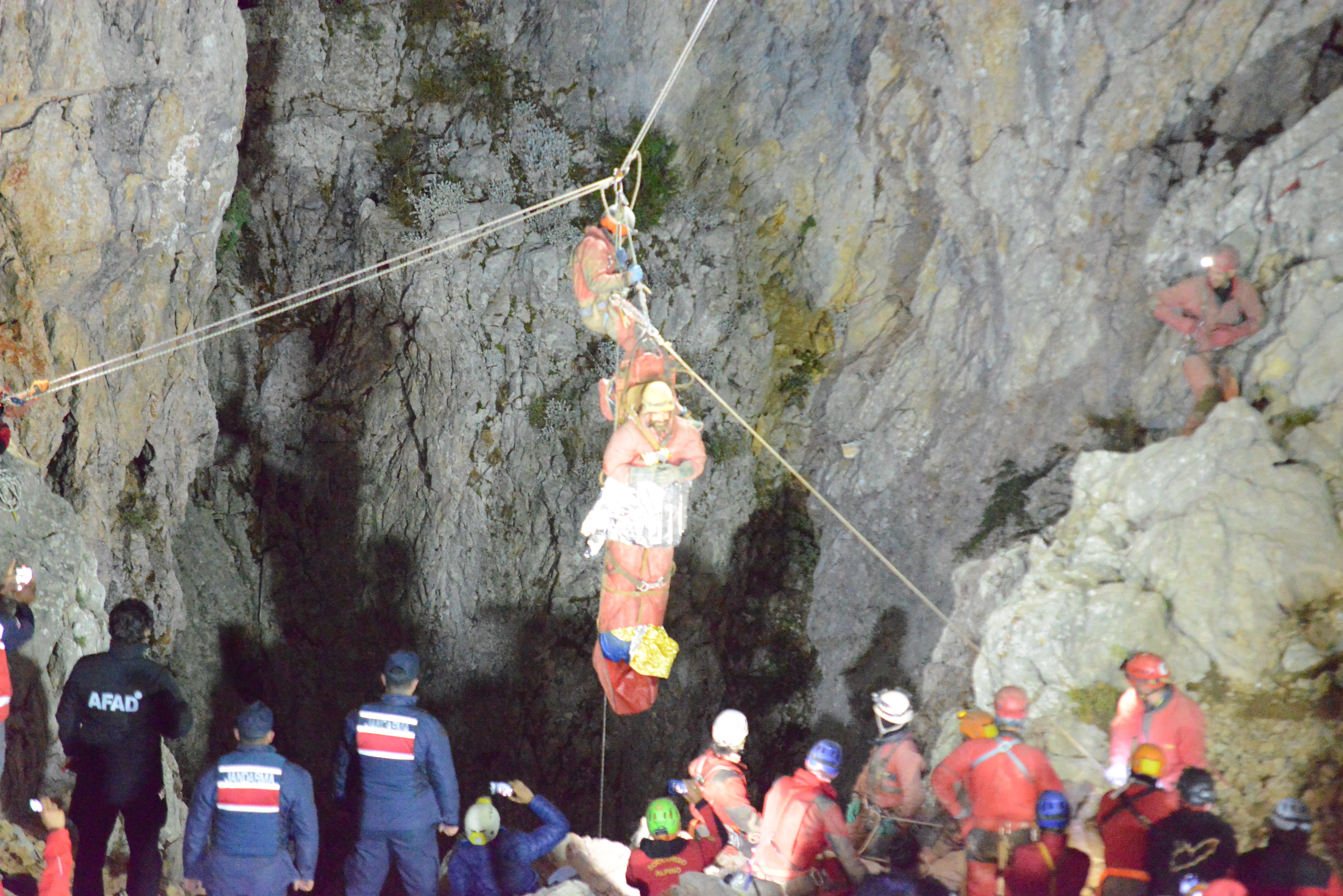 Mark Dickey is lifted out from Turkey’s Morca cave on 12 September