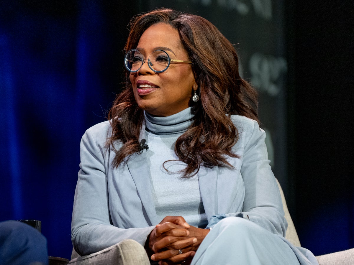 Watch live: Oprah Winfrey portrait unveiled at Smithsonian’s National Portrait Gallery