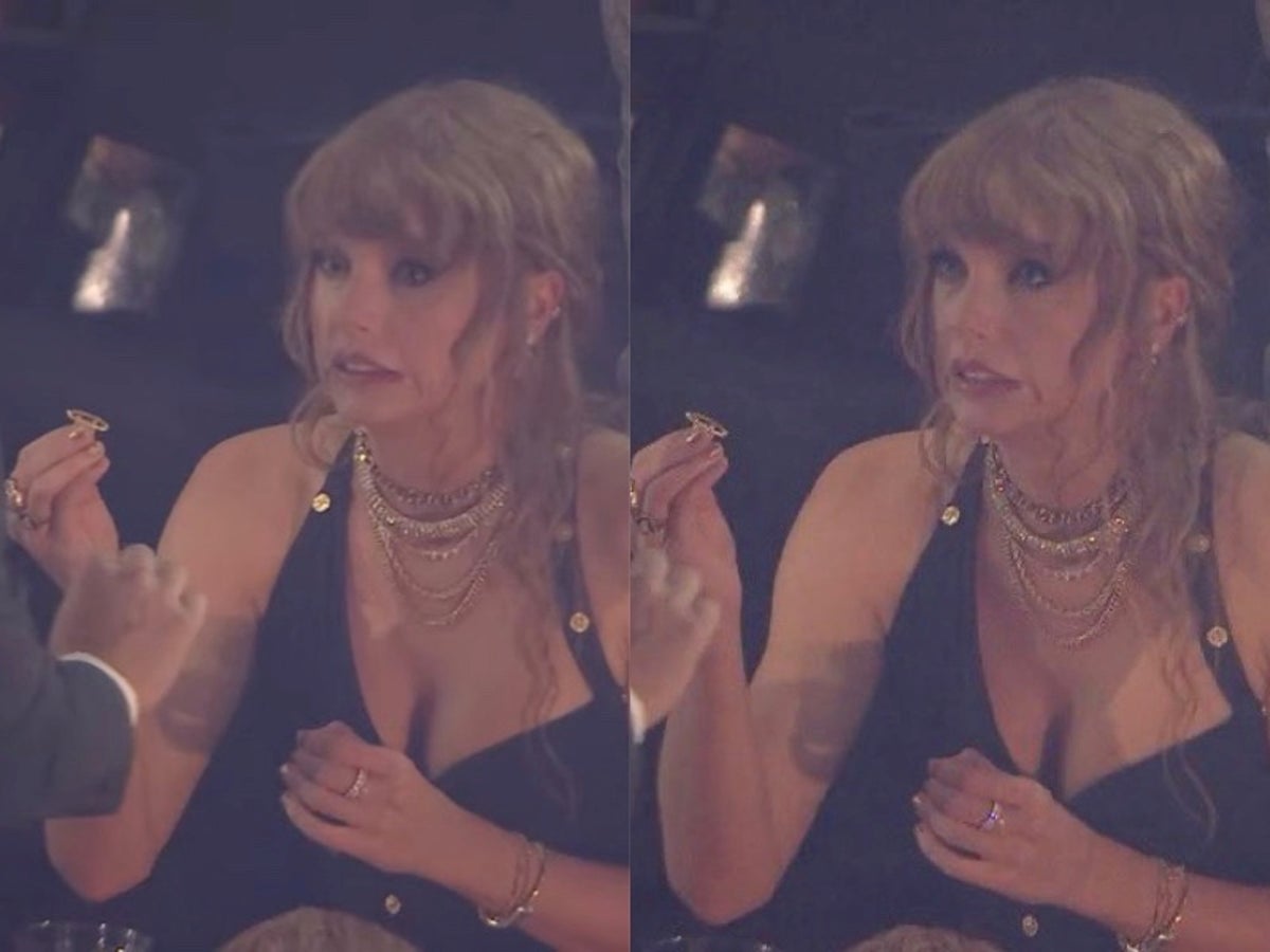 Taylor Swift pulls amusing face after realising she broke her $12,000 ring at the 2023 MTV VMAs