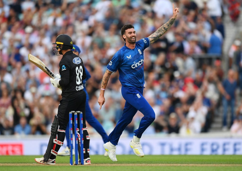Reece Topley takes the first New Zealand wicket as England dominate at the Oval