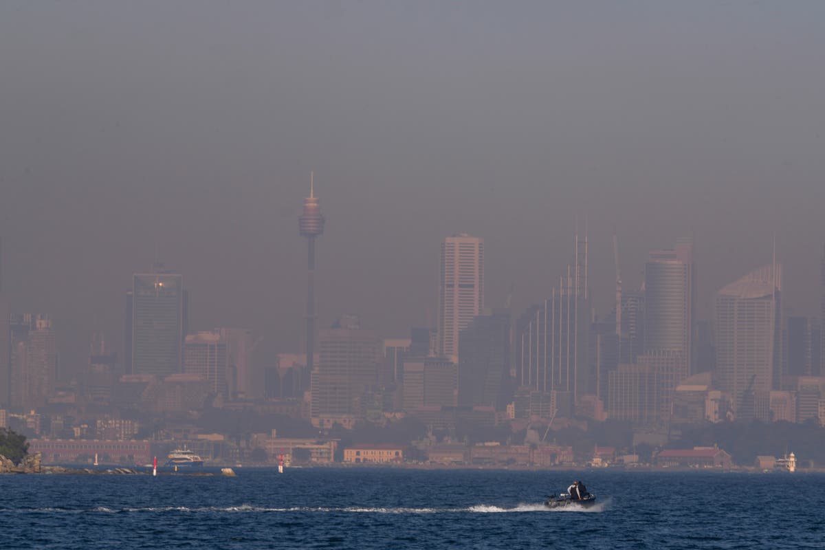 Sydney blanketed by smoke for a 4th day due to hazard reduction burning