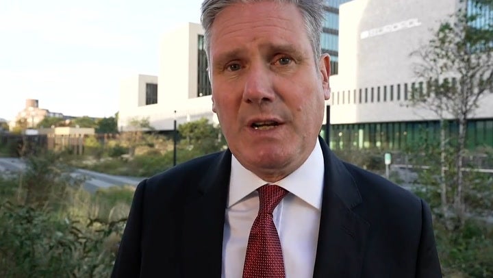 <p>Keir Starmer defends pro-Brexit position after revealing EU migrant deal.</p>