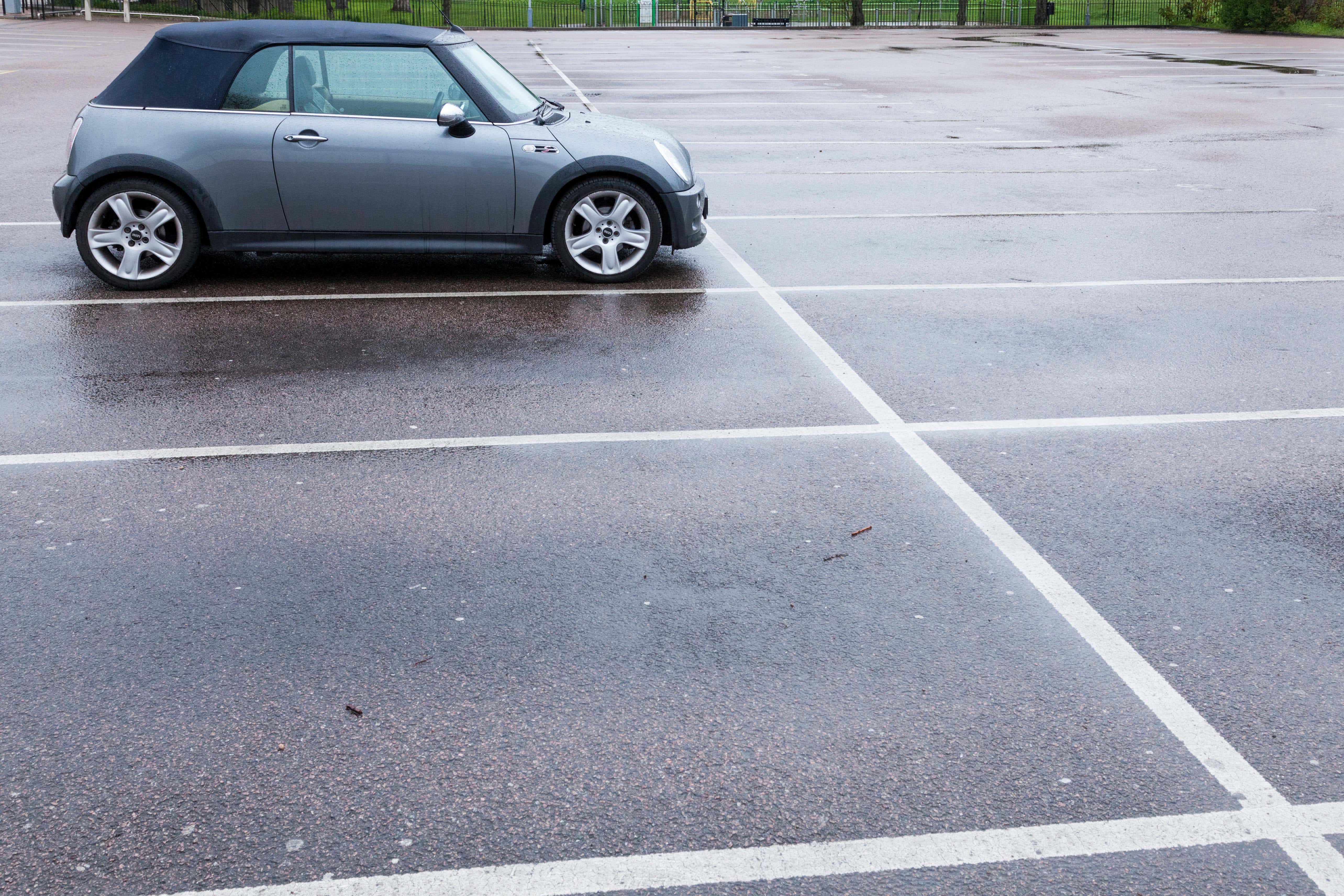 Peers demand action to regulate private parking industry and protect motorists - Vimarsana News