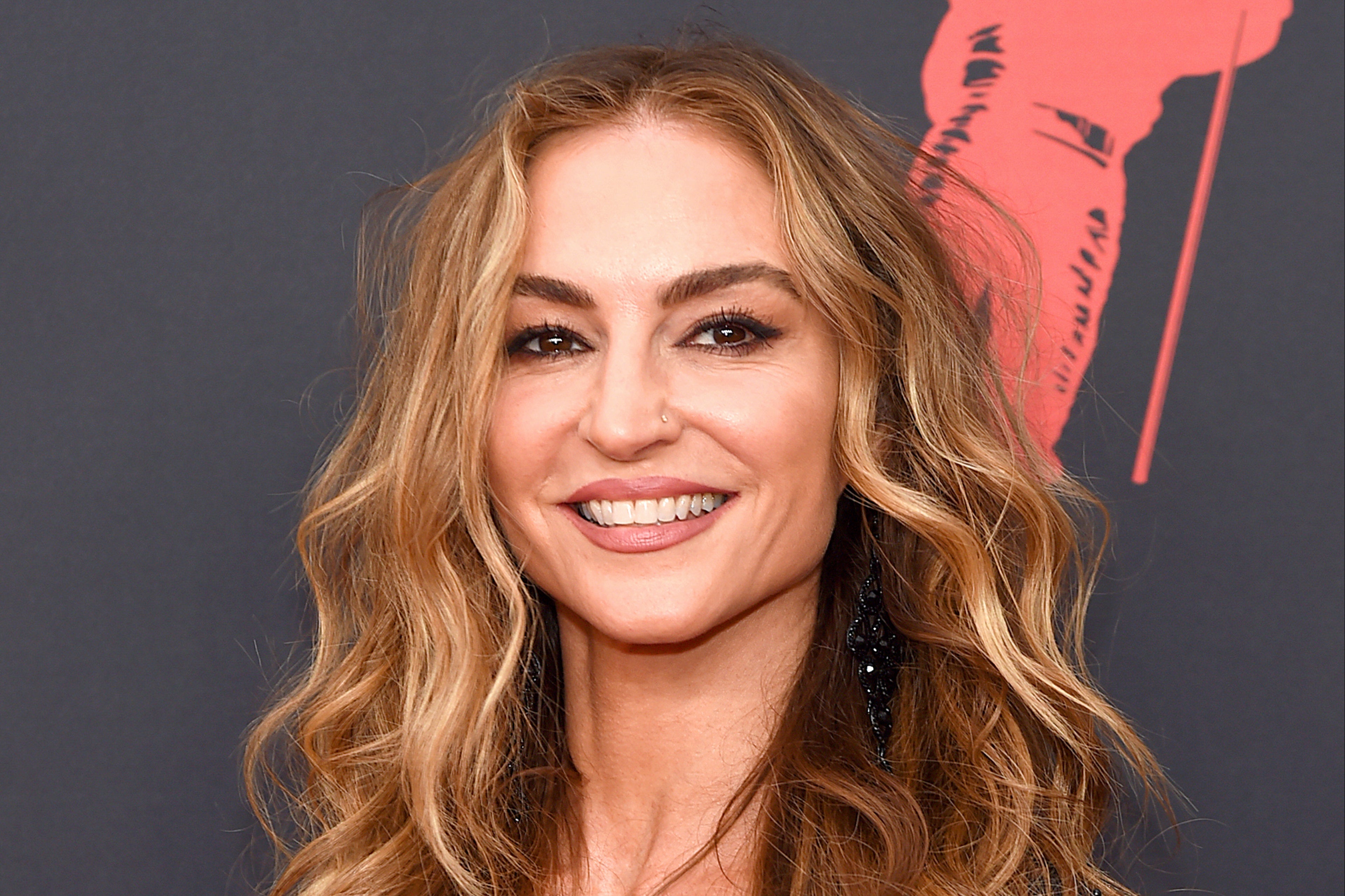 Drea de Matteo retratada em 2019