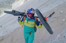 Watch daredevil British biker take on Italian mountains in heart-stopping footage