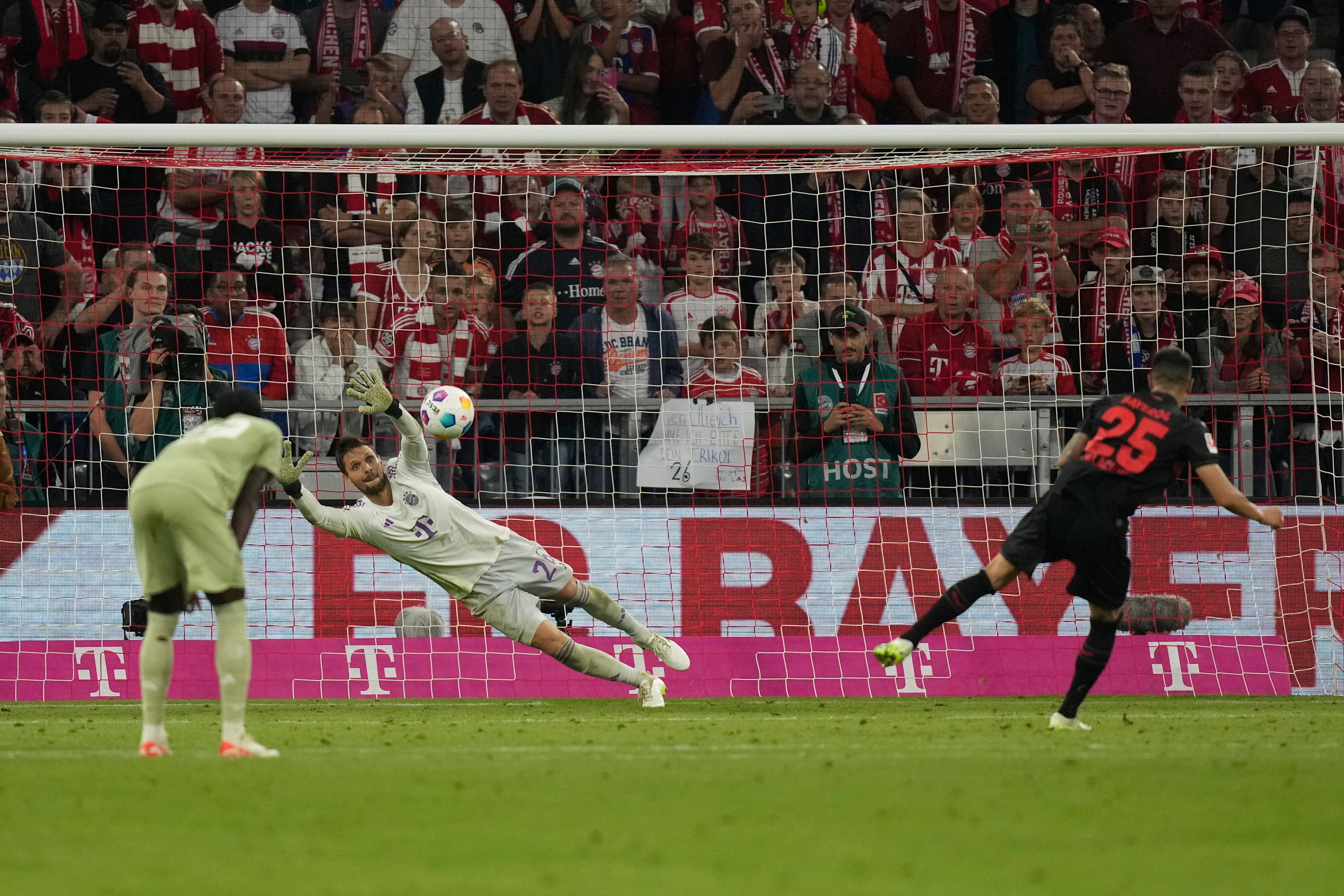 EXEQUIEL PALACIOS BAYER