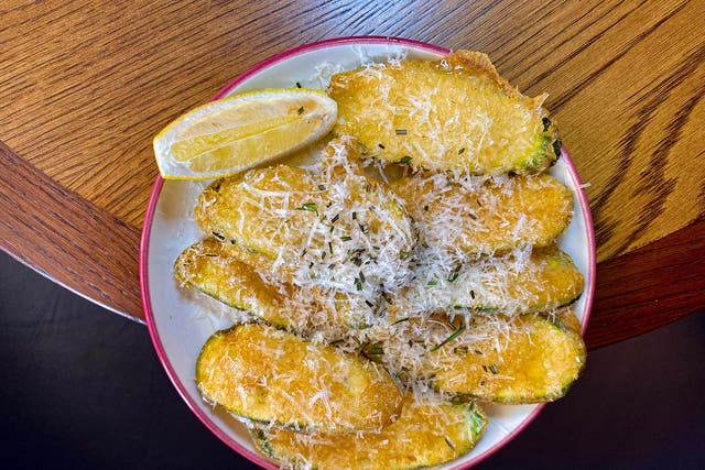 <p>Courgette fritto: a delicious, healthy alternative to chips </p>