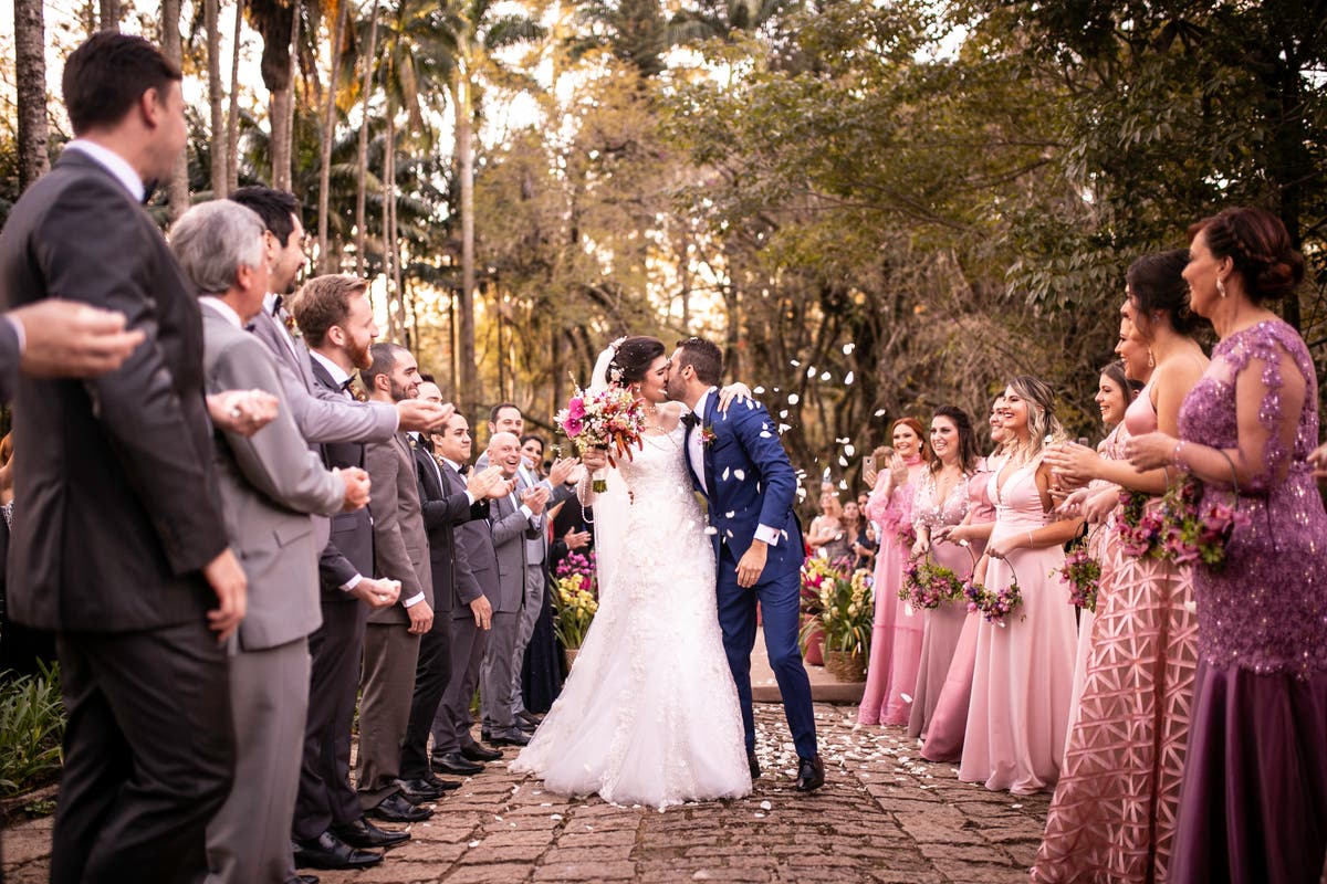 Bride criticised over five &lsquo;strict&rsquo; wedding rules about children