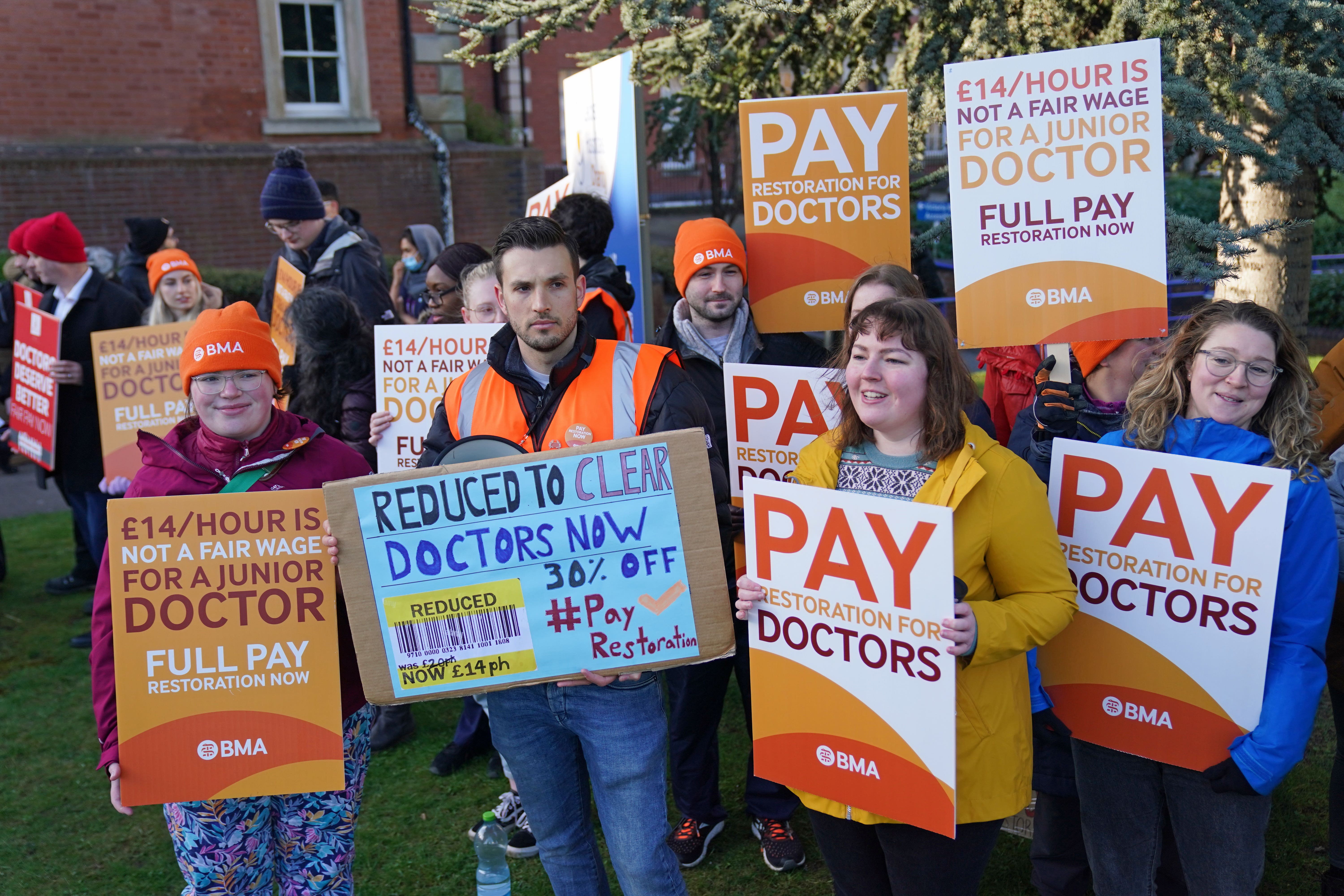 pa ready, junior doctors, nhs providers, government, nhs confederation, matthew taylor, steve barclay, consultants, england, rishi sunak, scotland, government plans to extend strike laws to doctors and nurses