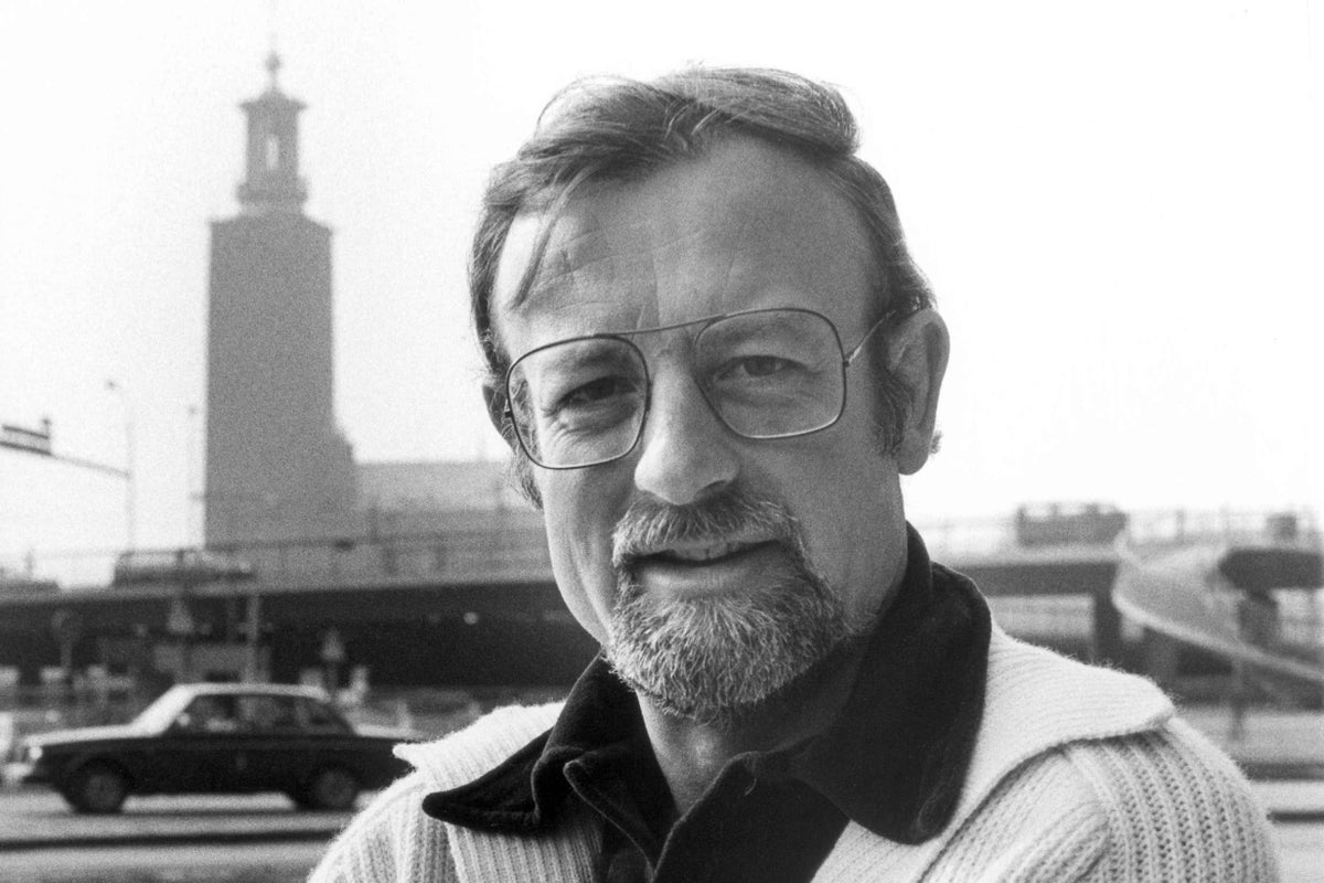 Roger Whittaker, ‘Durham Town’ singer and folk legend, dies aged 87