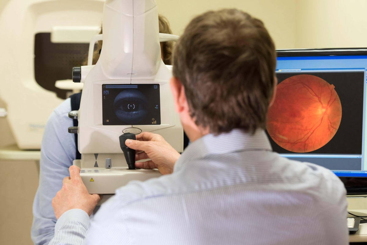 Routine examination can reveal early signs of brain and heart disorders, research finds