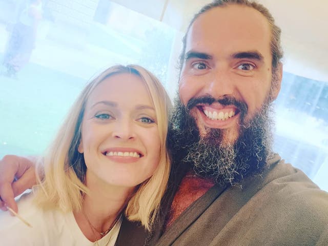 <p>Fearne Cotton and Russell Brand in 2019</p>