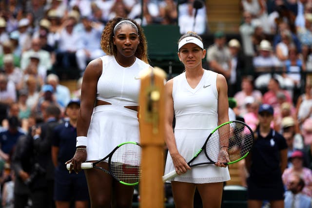 <p>Serena Williams and Simona Halep pose before the 2019 Wimbledon final</p>