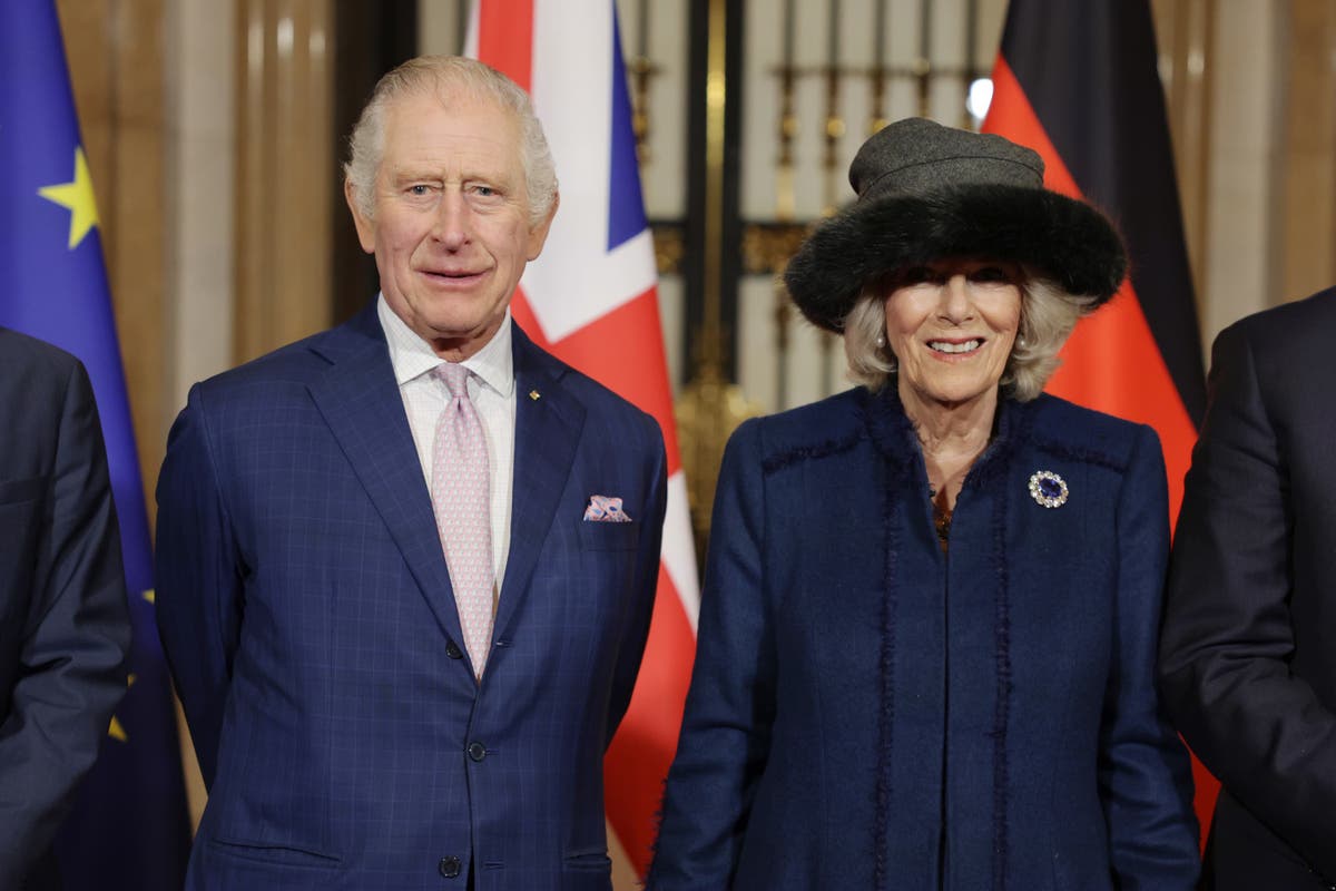 Paris to roll out red carpet for King and Queen on royal visit – live Paris to roll out red carpet for King and Queen on royal visit – live