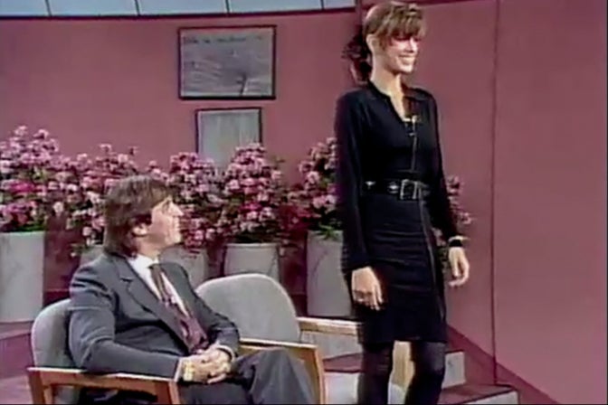 The moment Cindy Crawford is asked to ‘stand up’ by Oprah Winfrey on the presenter’s chat show in 1986