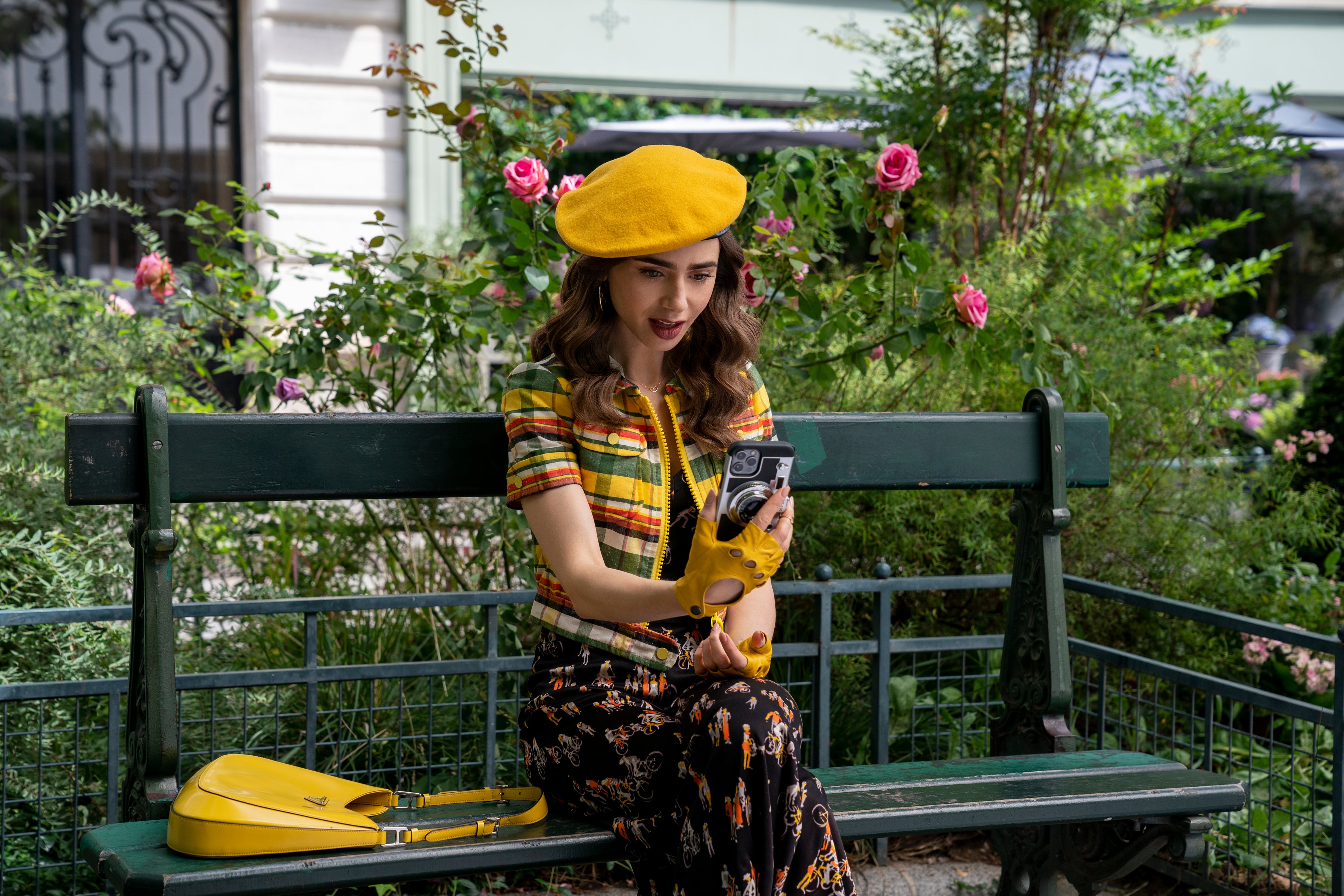 <p>Lily Collins plays the lead role of Emily Cooper </p>